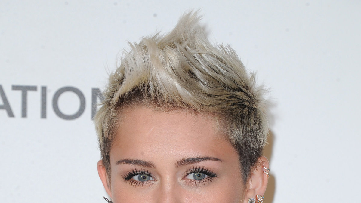 Miley Cyrus tänker på alla drabbade. 