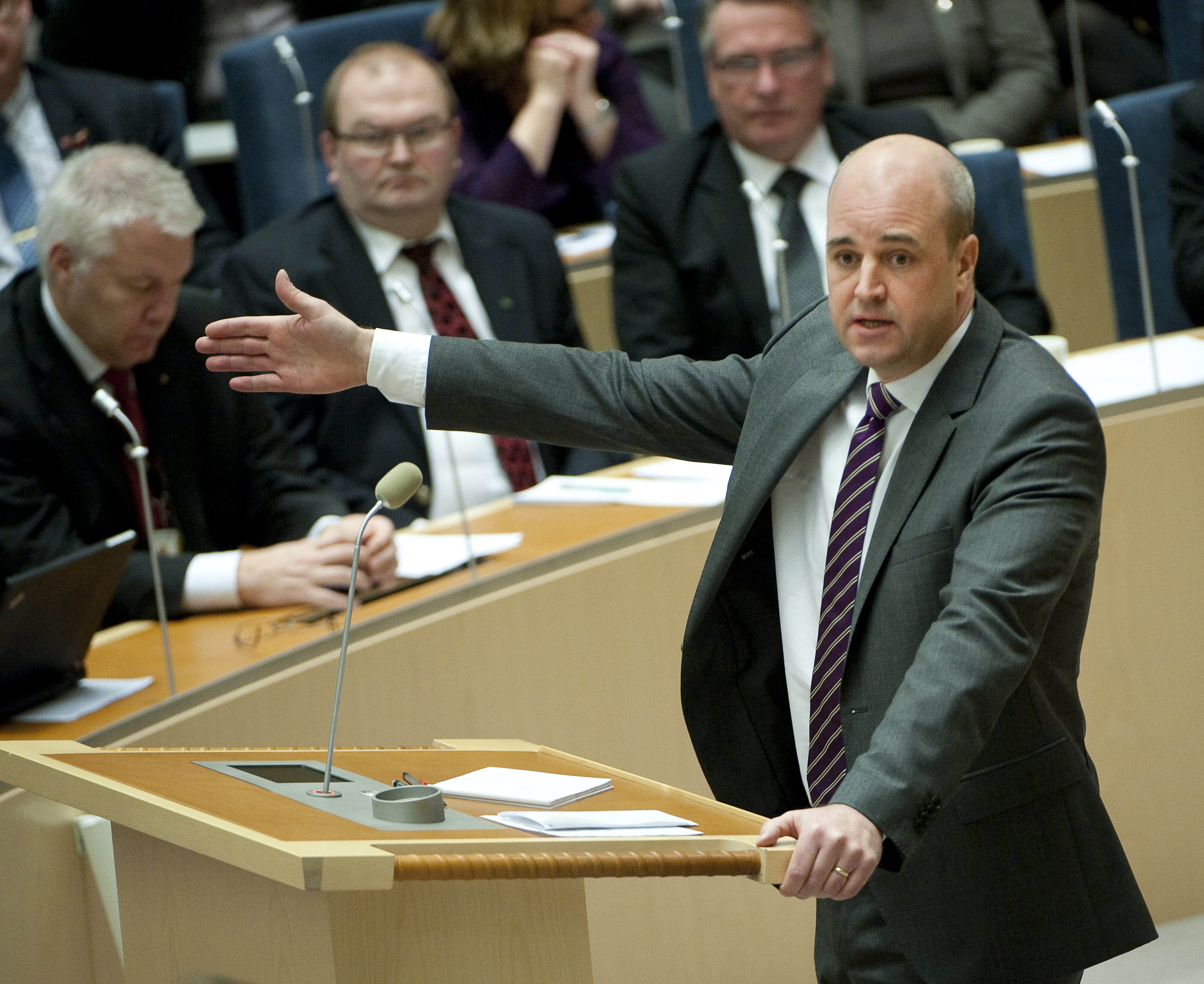 Statsminister Fredrik Reinfeldt får 144 000 i månaden.