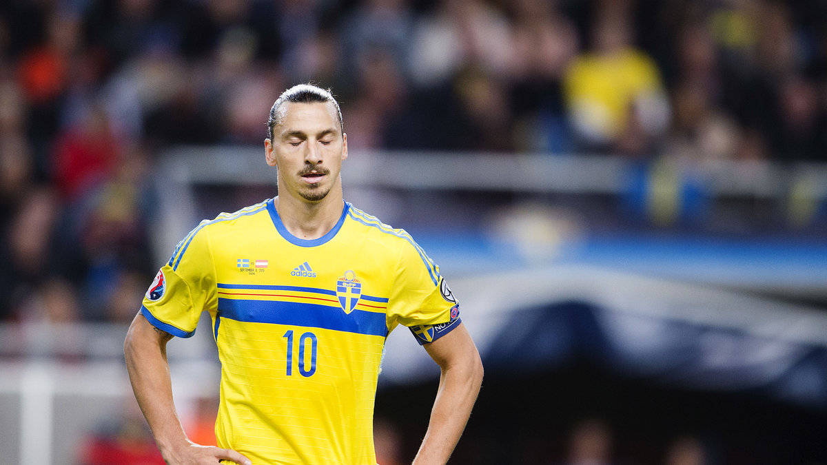 Det var en tung dag för Sverige. Men Zlatan fick göra mål.