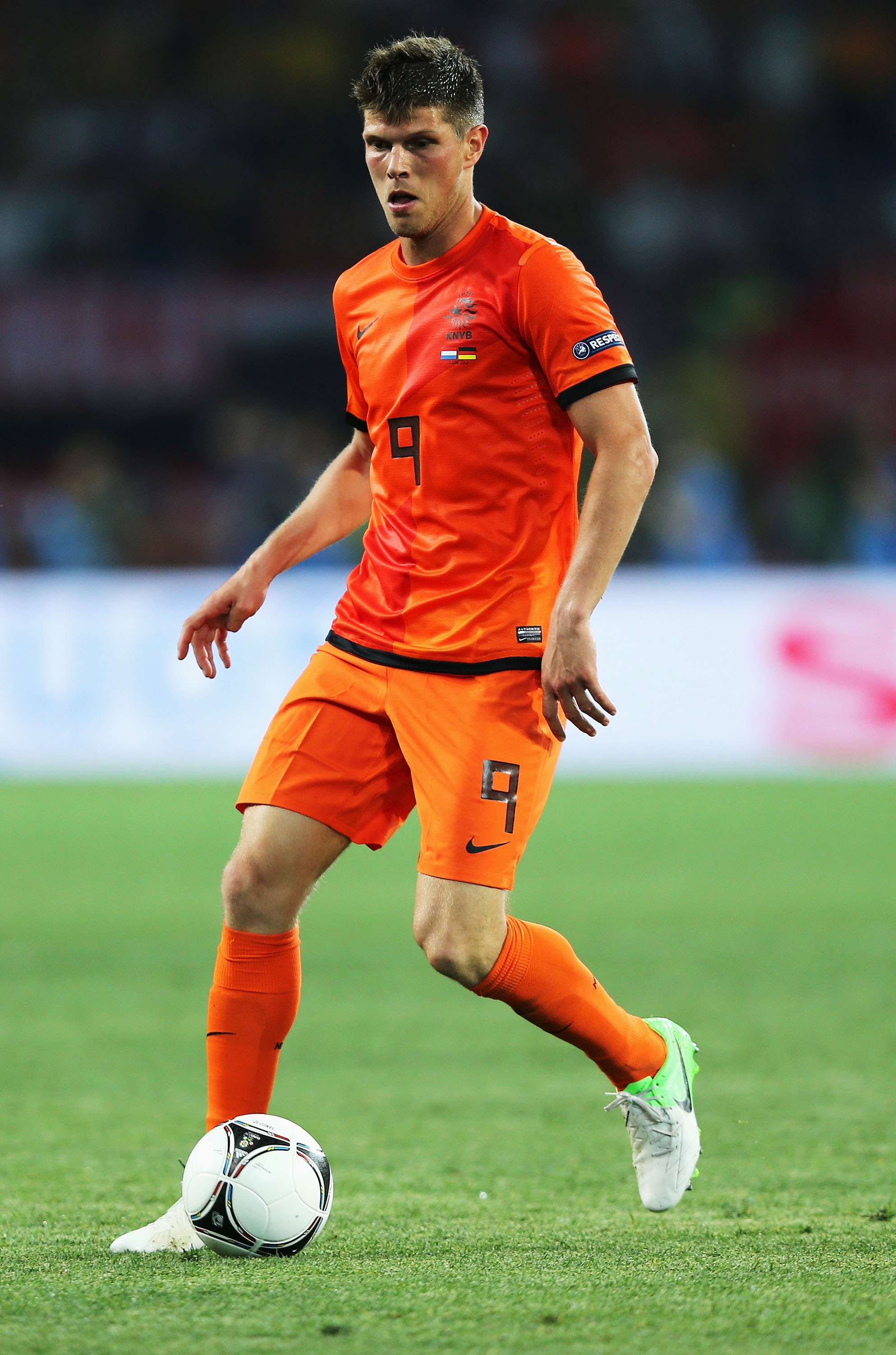 Med 29 mål vann han Bundesligas skytteliga - före exempelvis Mario Gomez. Nu ska Klaas-Jan Huntelaar rädda Holland.