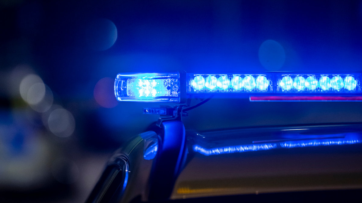 En ledig polis skadades allvarligt i samband med ett bråk i Jönköping.