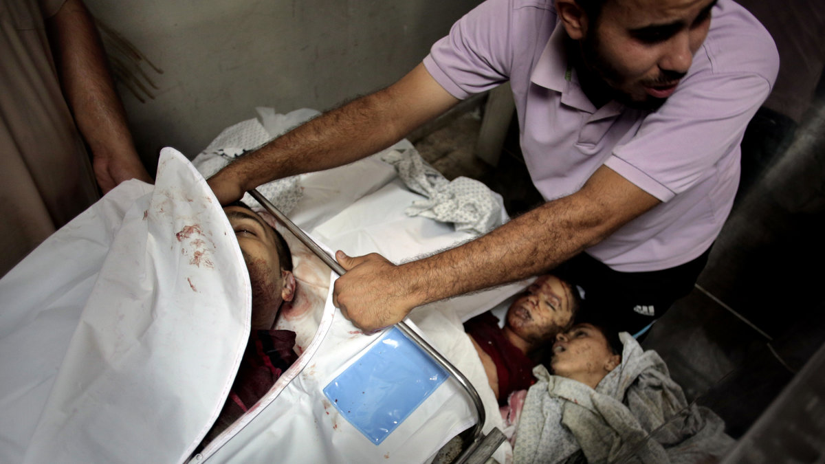 Barn som fallit till offer för konflikten identifieras i Gaza. 
