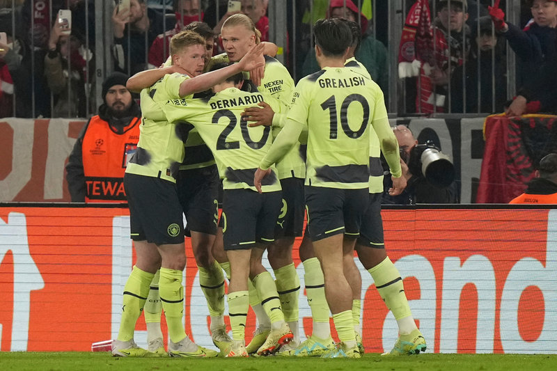 Erling Braut Haaland brände en straff innan han slog in 1–0 för Manchester City borta mot Bayern München.