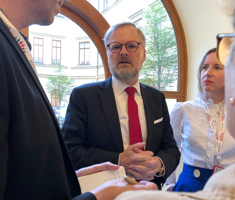Premiärminister Petr Fiala talar om Tjeckiens ordförandeskap i EU inför inresta EU-korrespondenter från Bryssel.