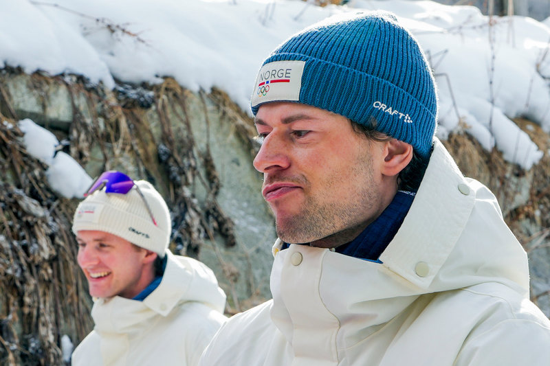 Sturla Holm Lægreid, till höger, fick be Johan-Olav Botn och sitt ex om ursäkt efter otrohetsavslöjandet.