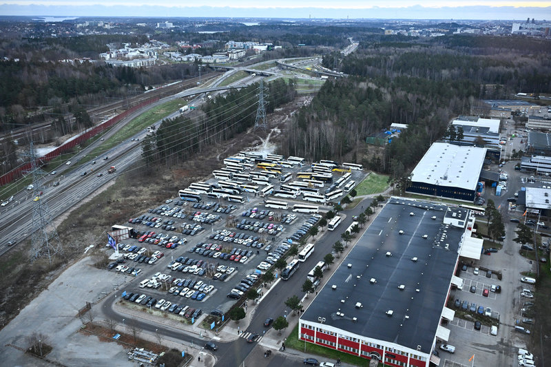 Området i Kista, utmed E4, är tänkt att användas till ett nationellt center för svensk fotboll.