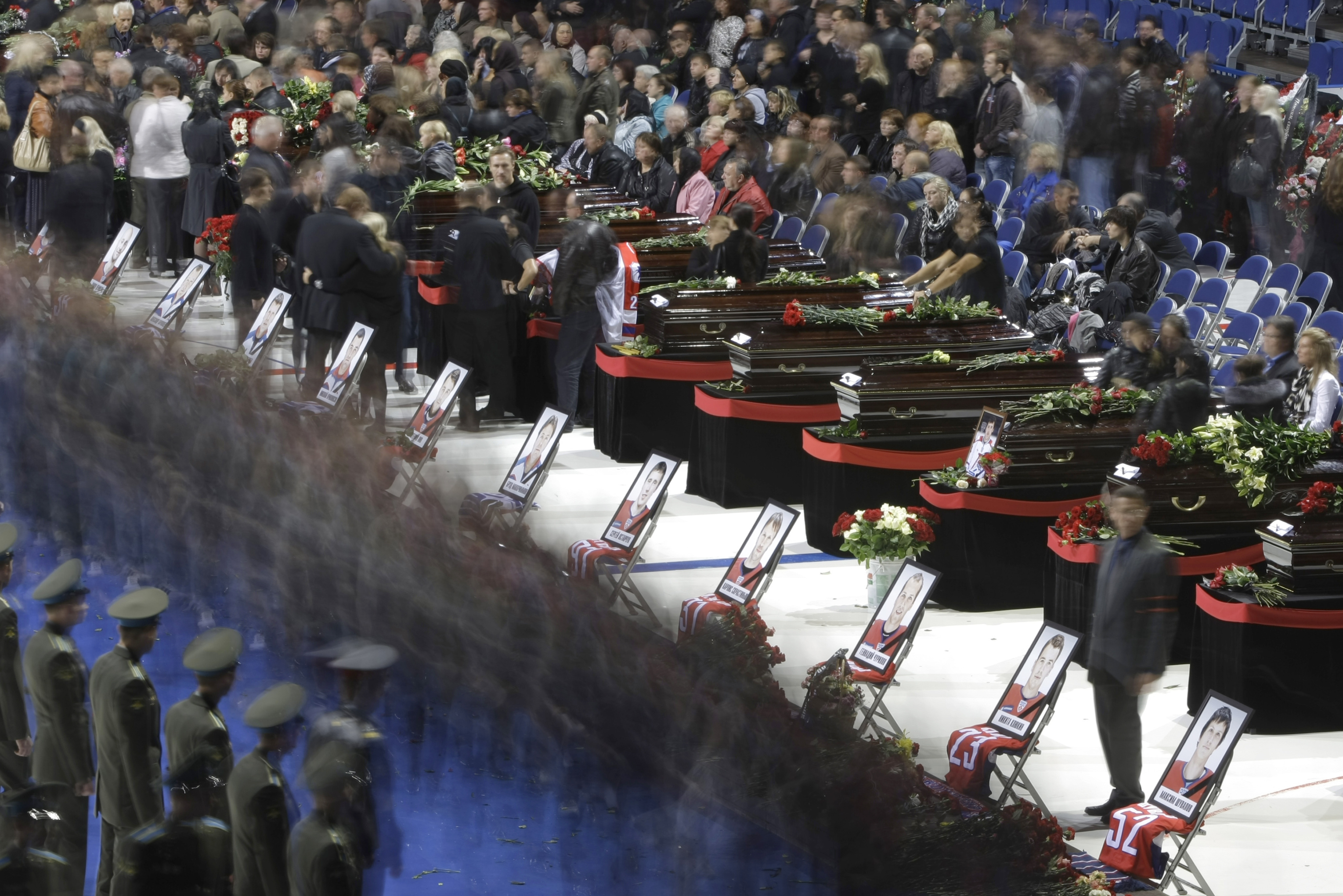 När väl året sedan ska sammanfattas, går det tyvärr inte att undvika den mest tragiska händelsen 2011. KHL-laget Lokomotiv Yaroslavls flygplan hade precis lyft från marken när ett motorhaveri åsamkade årets största tragedi. När väl året sedan ska sammanfattas, går det tyvärr inte att undvika den mest tragiska händelsen 2011. KHL-laget Lokomotiv Yaroslavls flygplan hade precis lyft från marken när ett motorhaveri åsamkade årets största tragedi.