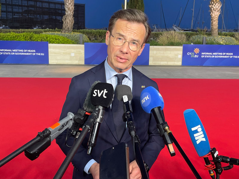 Statsminister Ulf Kristersson (M) på väg in till torsdagens EU-toppmöte på Cypern.