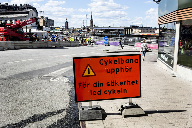 – Är det så att man inte kan cykla, då får man kliva av och leda cykeln. Då blir du en gång trafikant, säger polisinspektör Fredrik Hellgren. Här Katarinavägen i Stockholm som under ombyggnad tidigare var avstängd för biltrafik. Arkivbild.