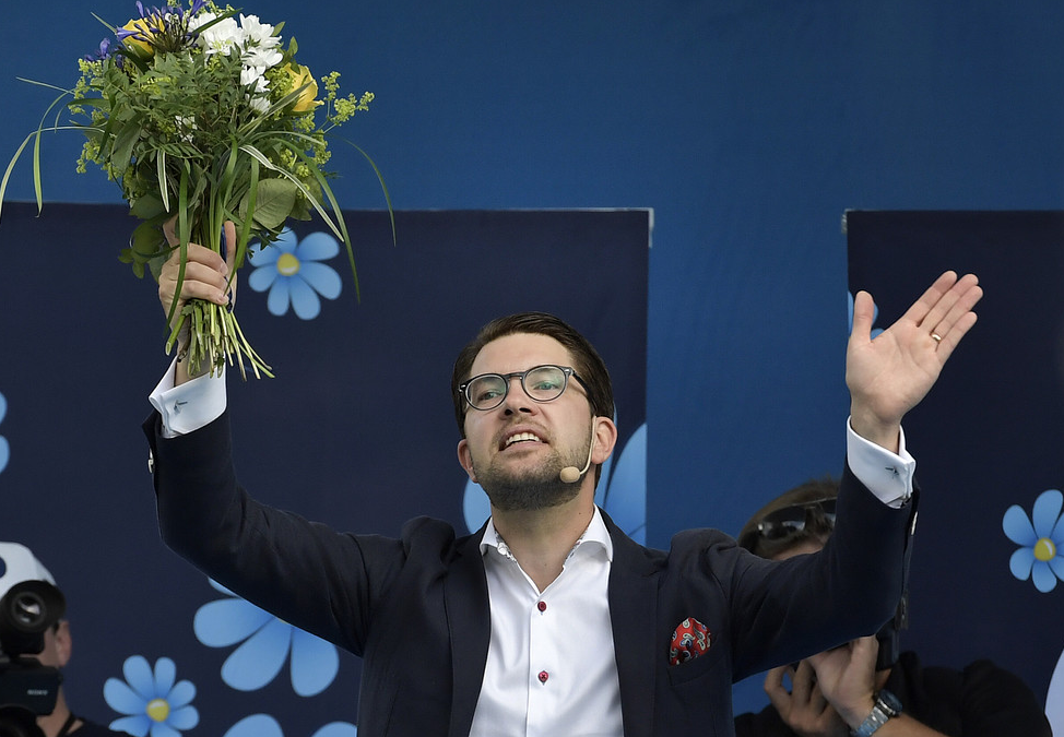 Idag är Sverigedemokraternas riksdagens tredje största parti, och Jimmie Åkesson ser sig själv som ”statsministerkandidat”, enligt en intervju med Tranås Tidning. Idag är Sverigedemokraternas riksdagens tredje största parti, och Jimmie Åkesson ser sig själv som ”statsministerkandidat”, enligt en intervju med Tranås Tidning.