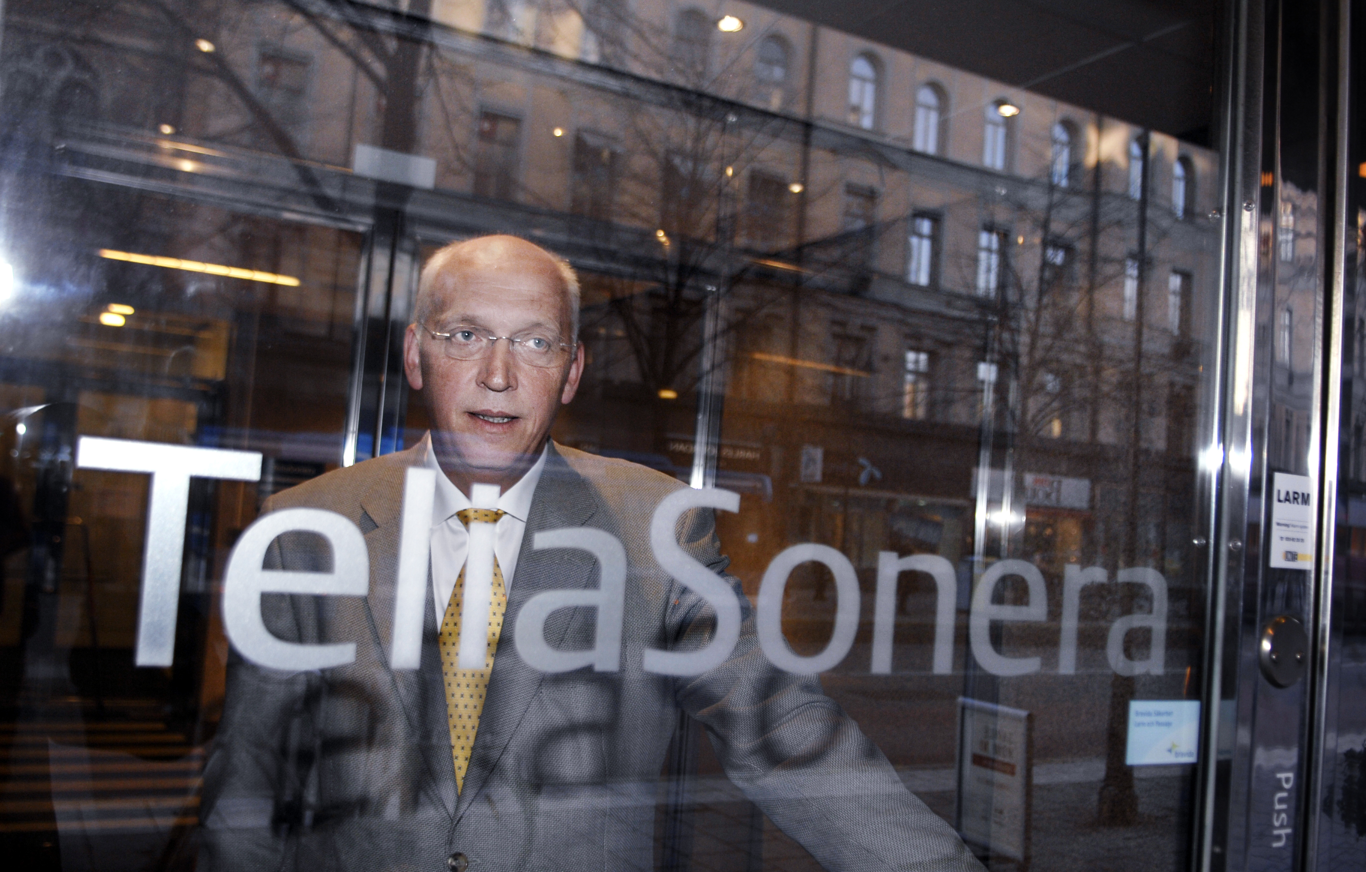 Lars Nyberg, vd för TeliaSonera har ännu inte kommenterat händelsen.