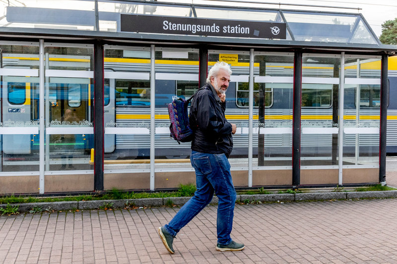 Pendlaren Paul Juhlin tycker att färden till jobbet gått bra, trots att bussen inte längre kan köra på E6:an.