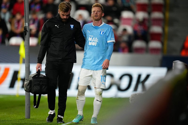 MFF:s lagkapten Anders Christiansen tvingades byta på grund av skada borta mot Viktoria Plzen.