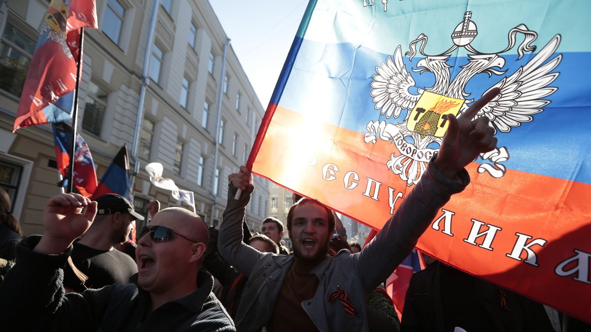 Tusentals ryssar tågade i går på Moskvas gator i protest mot kriget i Ukraina.