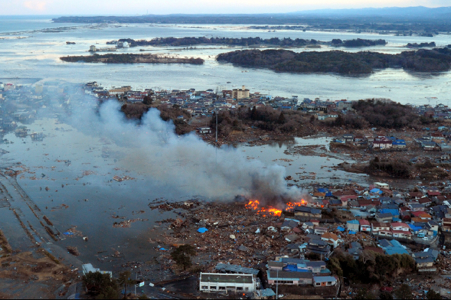 Japanska myndigheter uppger att 88 personer har dött i naturkatastrofen. Över 300 saknas. 