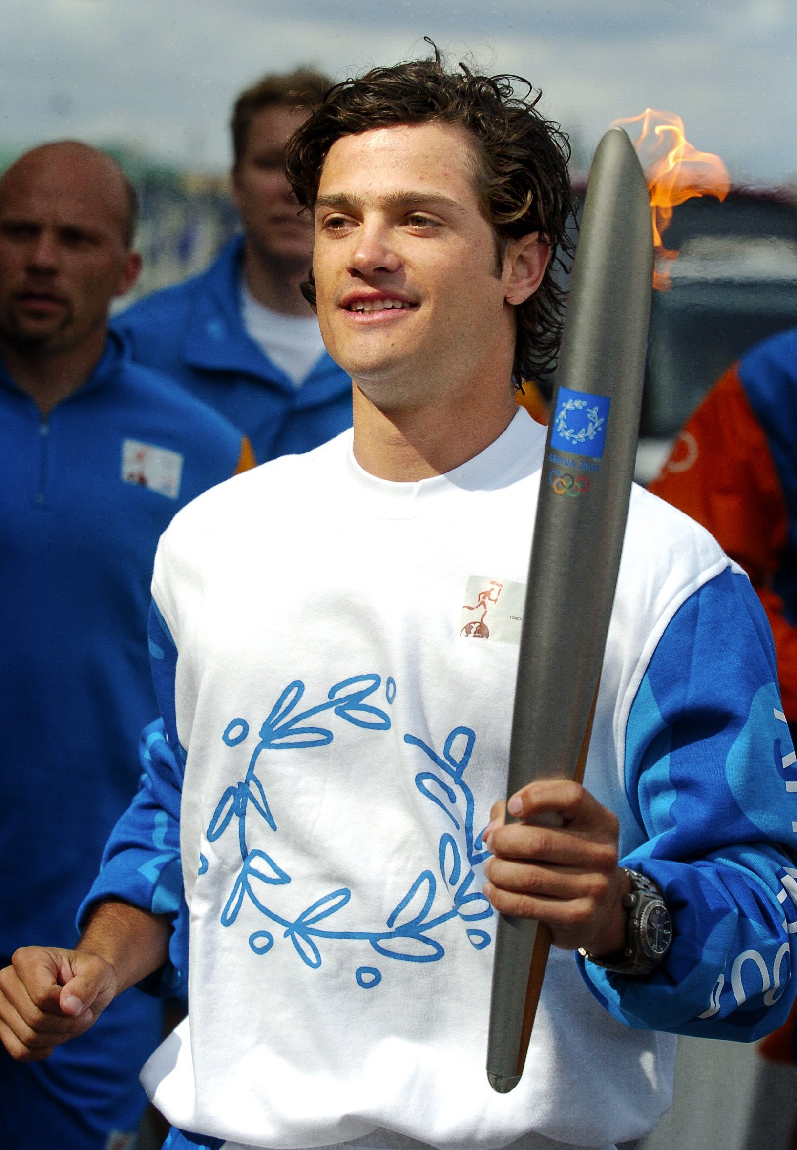 Han har sprungit med den olympiska elden. Han har sprungit med den olympiska elden.