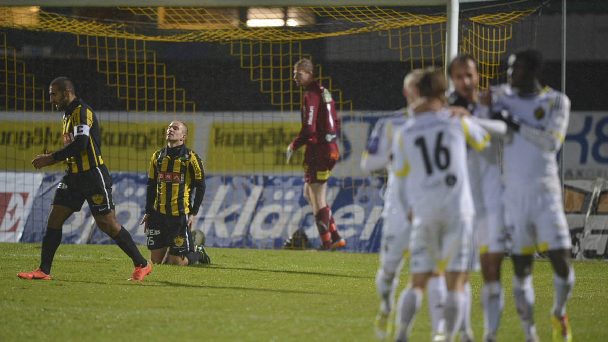 Häcken-spelare deppar efter AIK:s 1-1-mål.