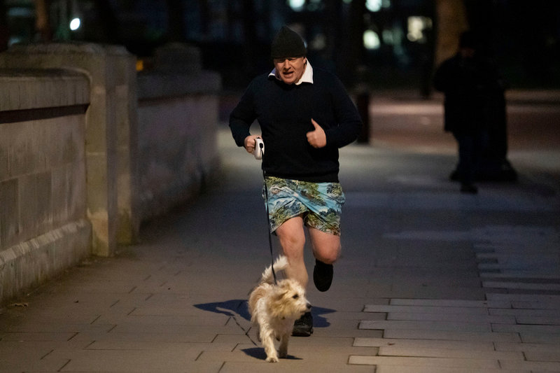 Boris Johnson på en väldokumenterad morgonjogg i London, den 24 januari.