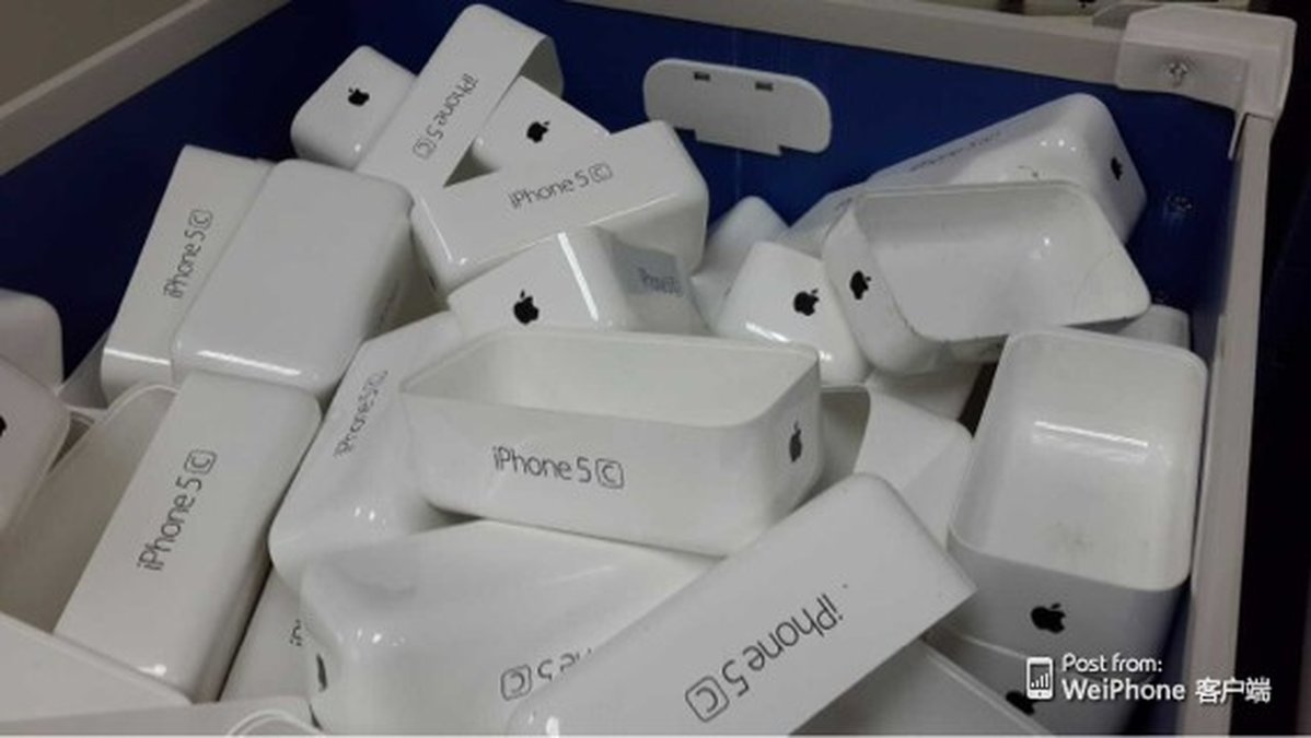 iPhone 5C-kartonger uppges innebära en budgetversion.