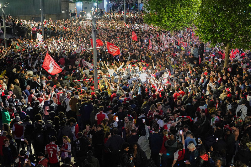 Arsenalfans utanför Emirates Stadium.