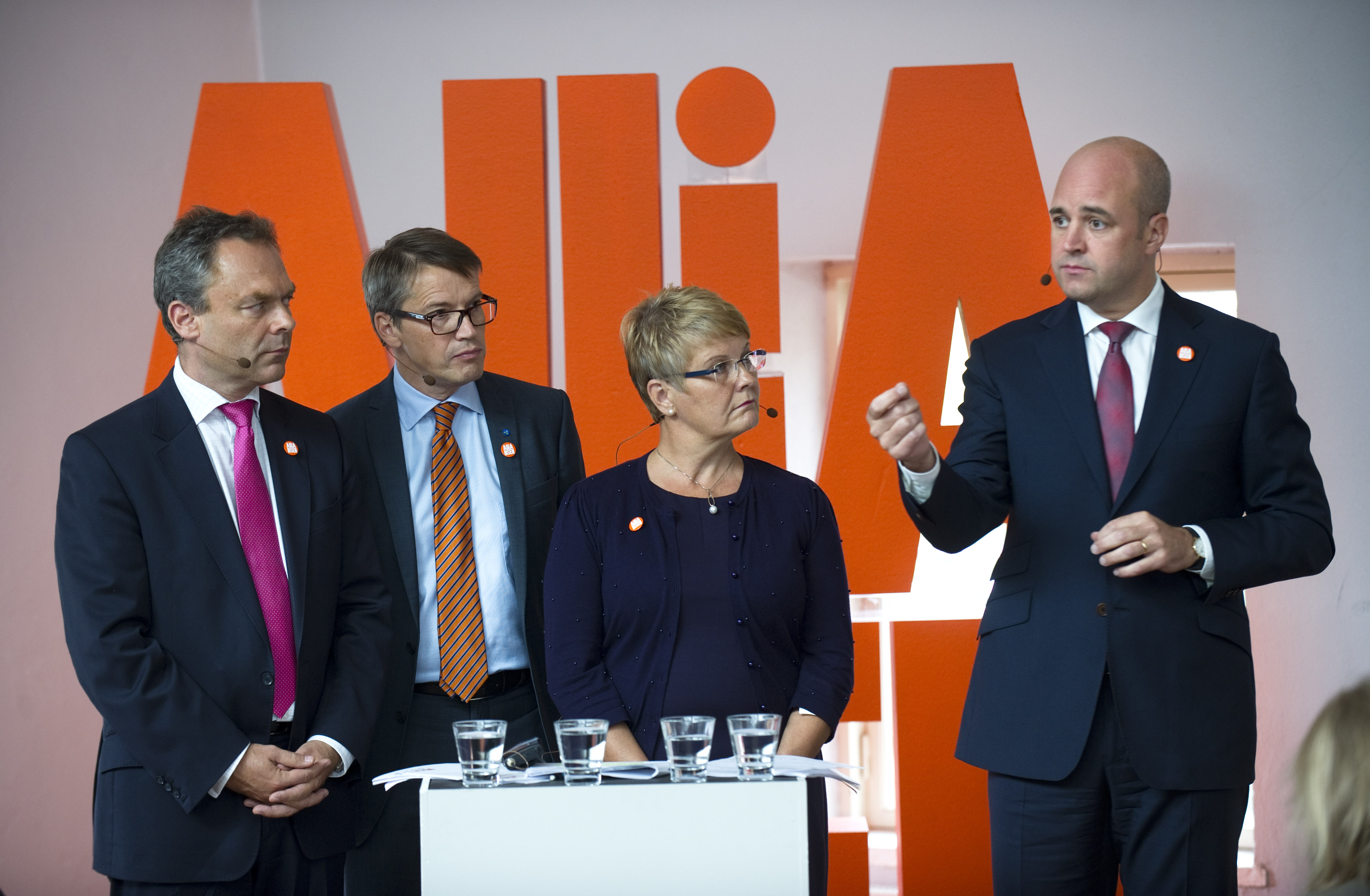 Reinfeldt pratar 