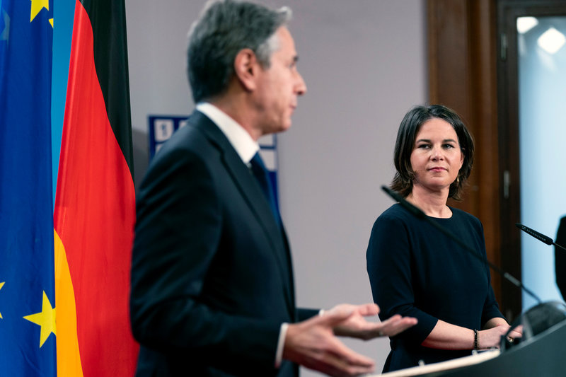 Tysklands utrikesminister Annalena Baerbock tillsammans med USA:s utrikesminister Antony Blinken vid en pressträff i Berlin i januari.