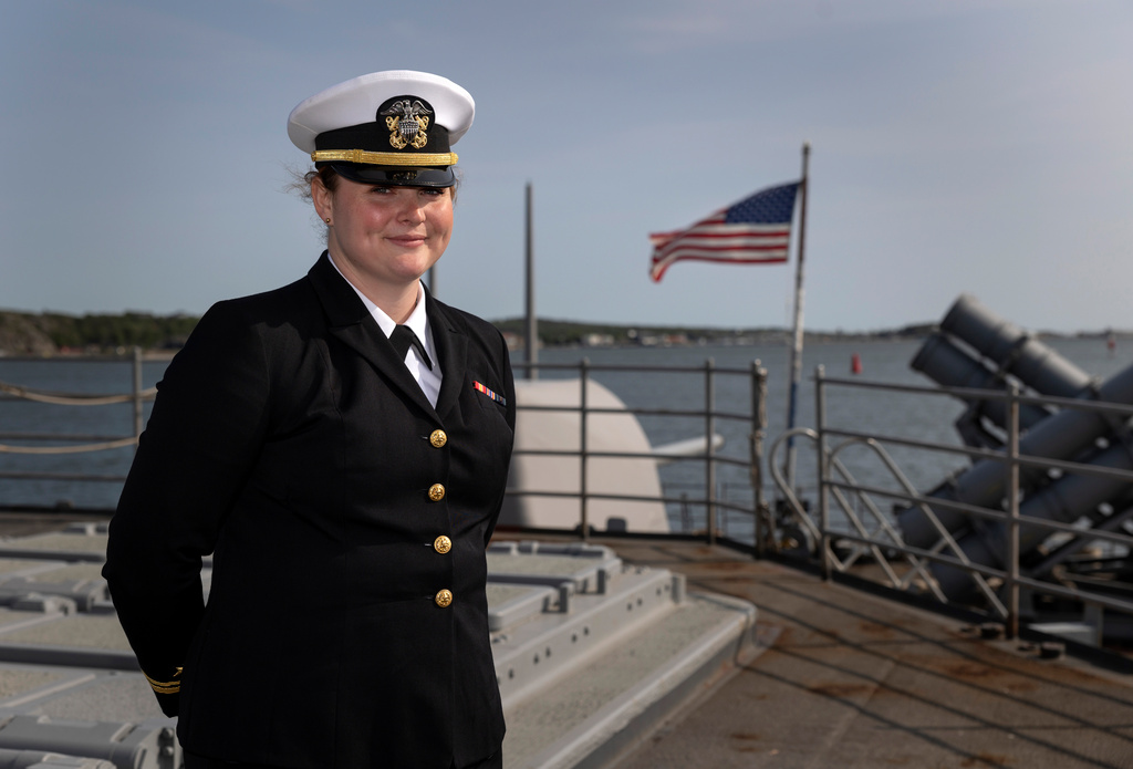 Löjtnant Elizabeth Armstrong arbetar på den amerikanska robotkryssaren USS Normandy som nyligen besökte Göteborg.