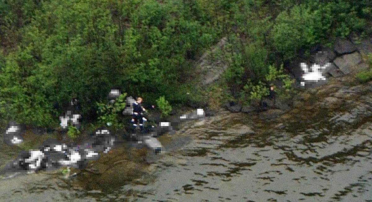 Helikopterbilder från ön efter att Breivik gripits. Helikopterbilder från ön efter att Breivik gripits.