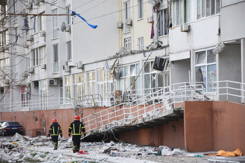 En byggnad i Odessa som skadats av kryssningsrobotar. Arkivbild.