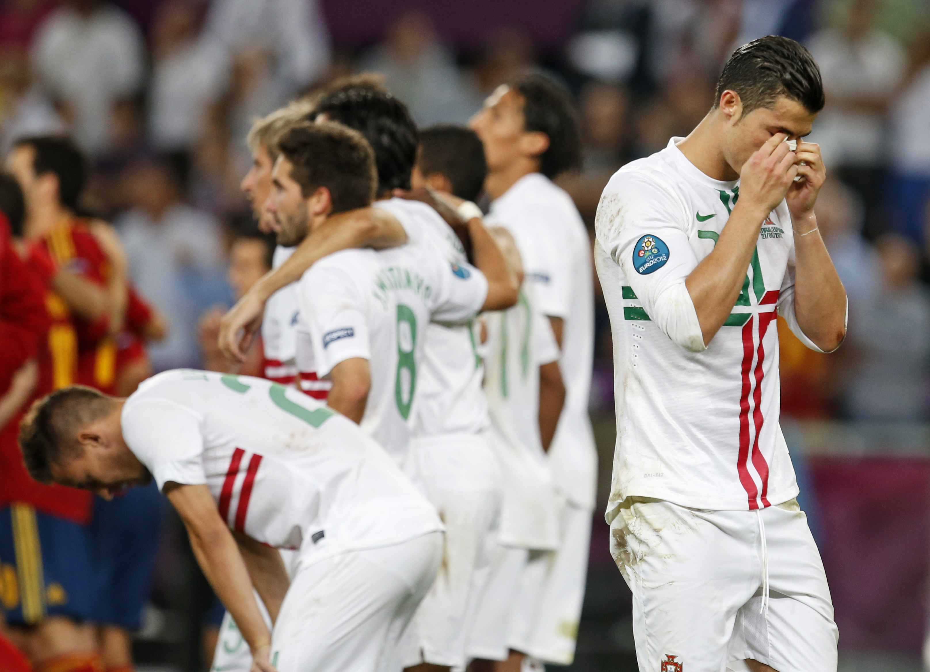 Portugals storstjärna Cristiano Ronaldo lät tårarna falla ännu en gång...