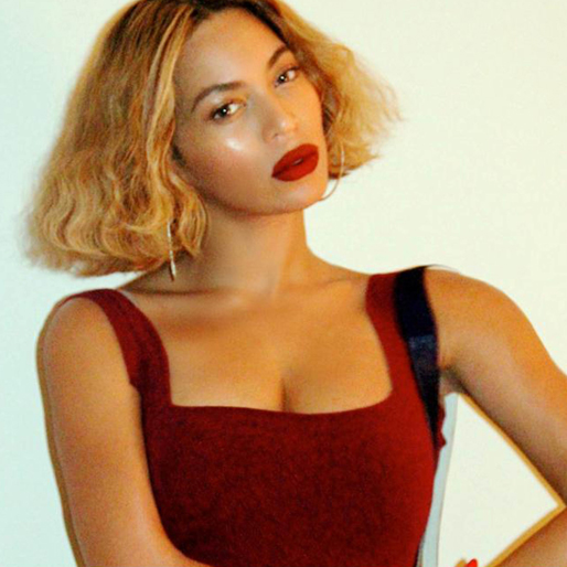 Beyoncé rockar en fräsch page. 