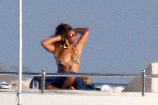 Beyonce vilar ut sig på franska rivieran. 