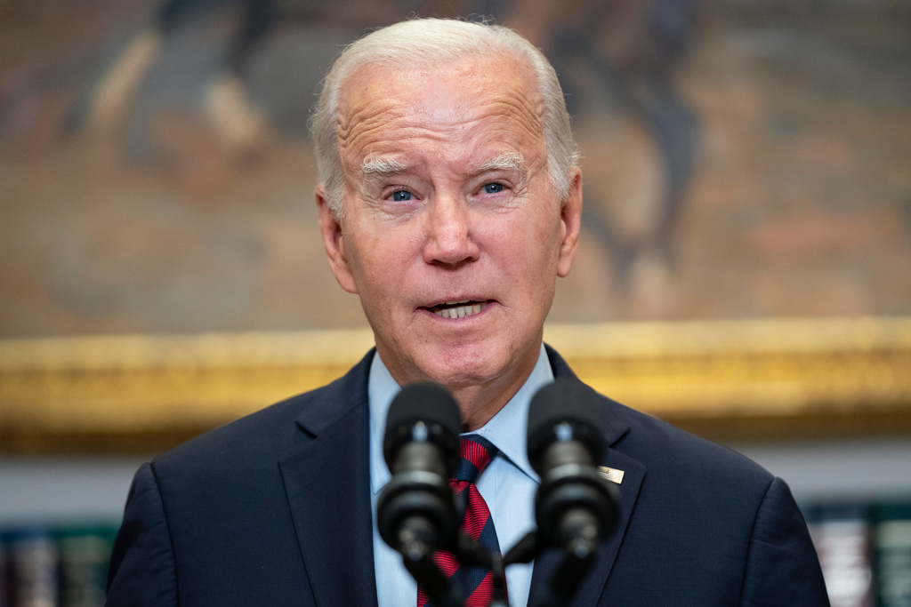 USA:s president Joe Biden säger att han oroar sig över vad som ska hända framöver med det amerikanska, mycket omfattande stödet till Ukraina efter det kaos som uppstått i kongressen.