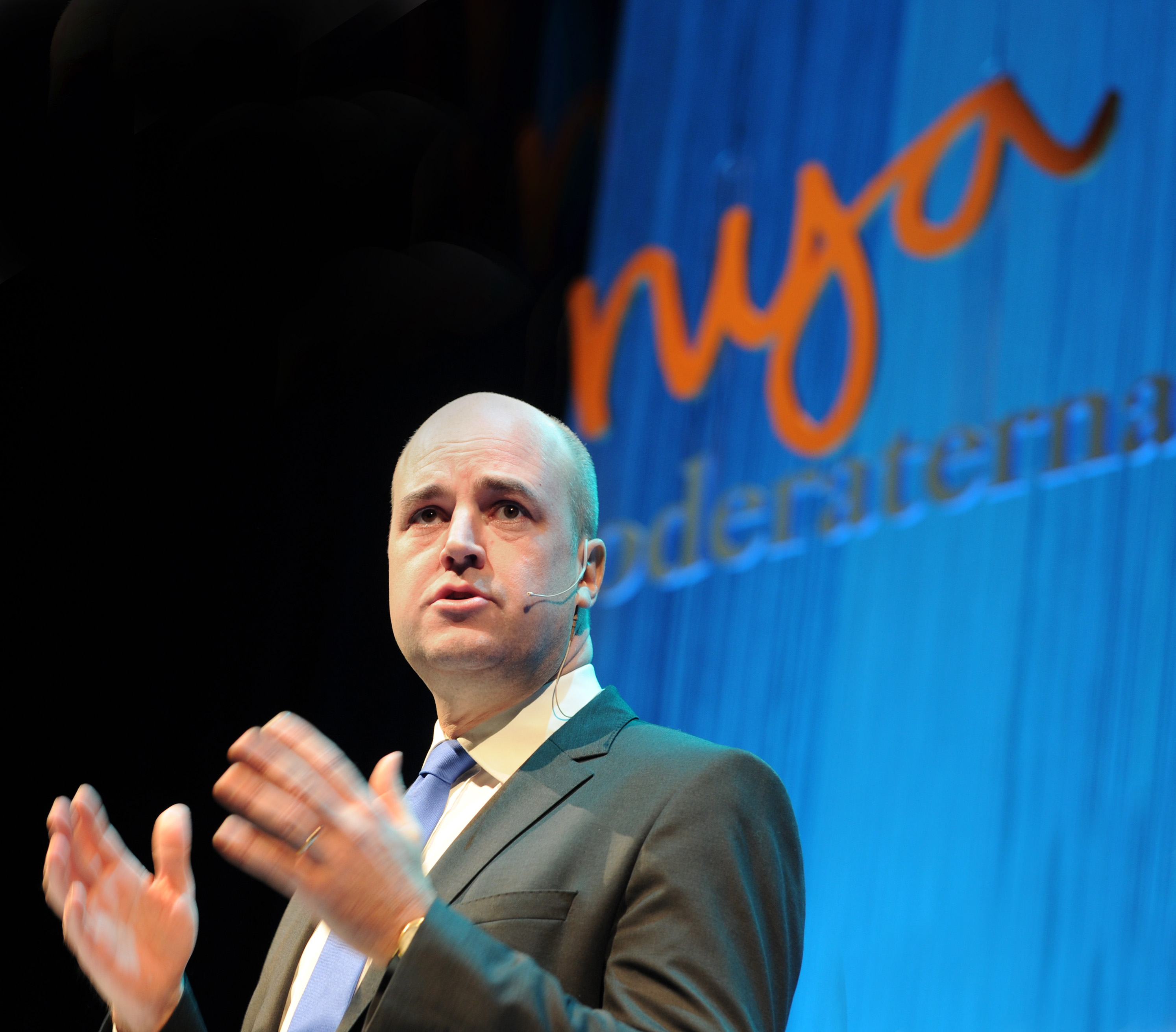 Statsminister Fredrik Reinfeldt och hans moderater står sig fortsatt starka i opinionen.