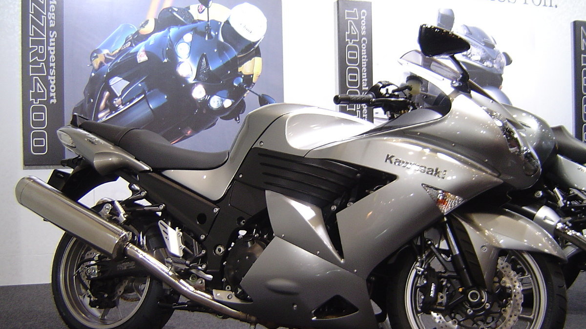 3. Kawasaki ZX-14 (2006)– Kubik: 1352cc Topphastighet: 299 km/h