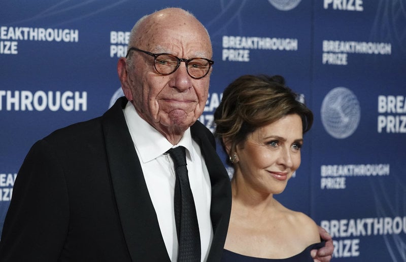 Rupert Murdoch med frun Elena Zhukova. Foto: Jordan Strauss/AP/TT