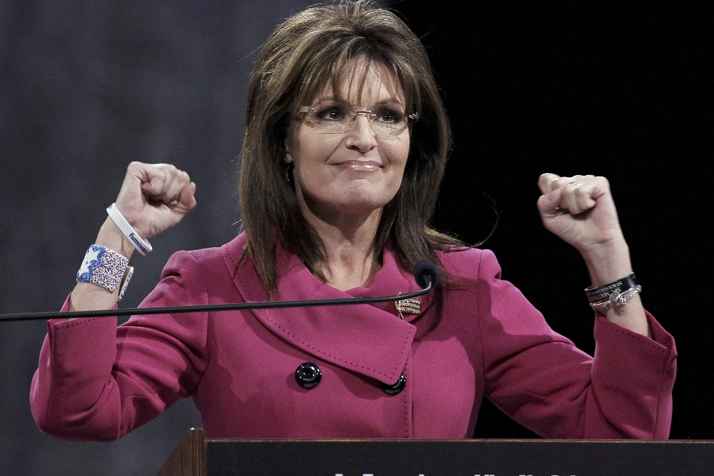Tidigare har hans svurna motståndare, Sarah Palin, ansökt om varumärkesskydd åt sig själv och...