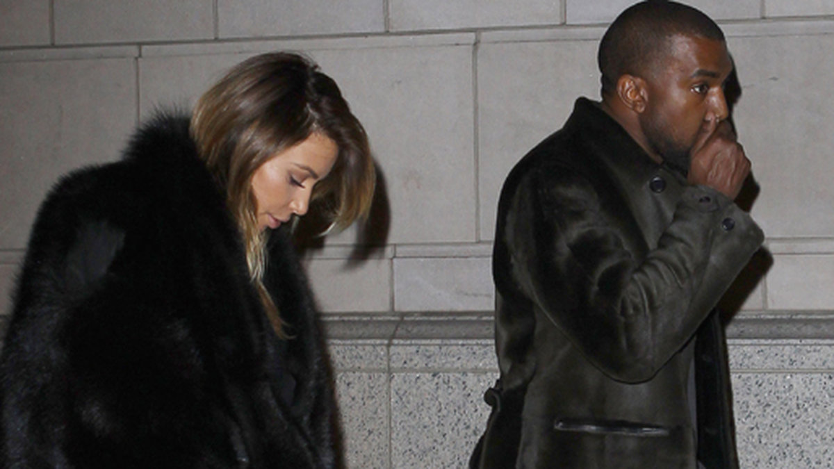 Kim och Kanye matchar varandra i pälsar.