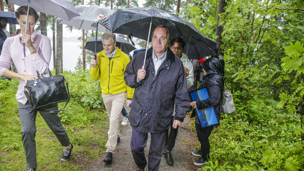 Sveriges statsminister Stefan Löfven besöker Utöya till minne av årsdagen.