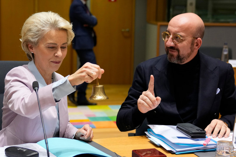 Som kommissionsordförande och rådsordförande håller Ursula von der Leyen och Charles Michel i EU-ländernas toppmöten i Bryssel. Arkivbild.