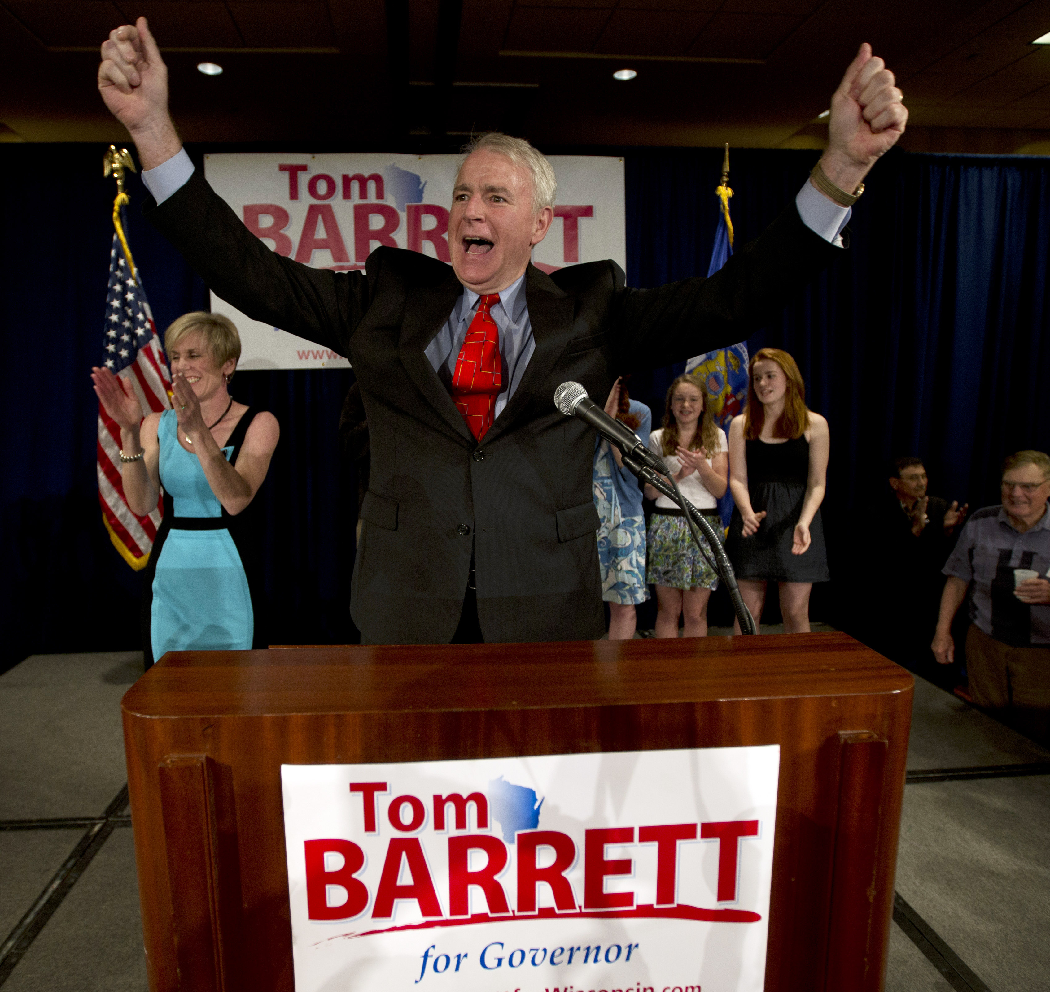 I stället röstade hon på demokraten Tom Barret - som även slutade som segrare efter tisdagens preliminärval. 