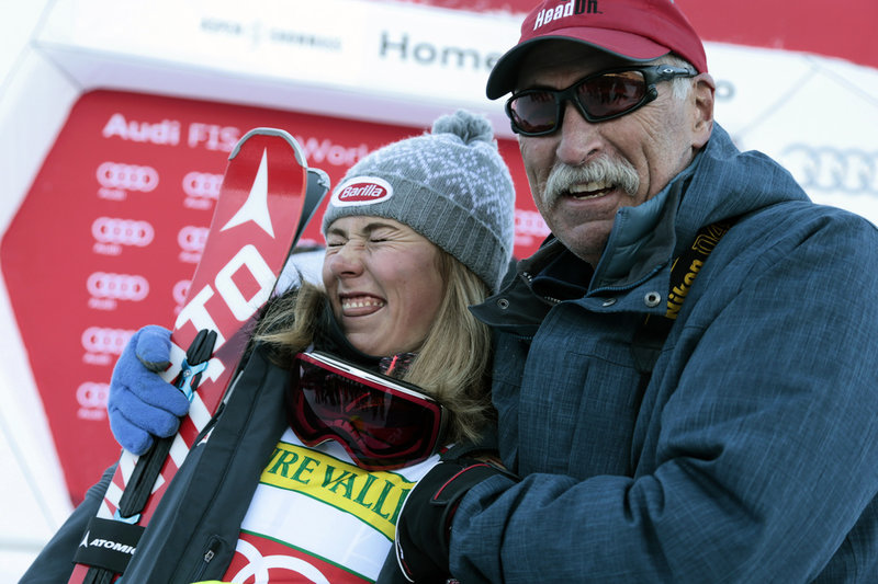 Mikaela Shiffrin med sin pappa Jeff, som hastigt gick bort 2020. Arkivbild.