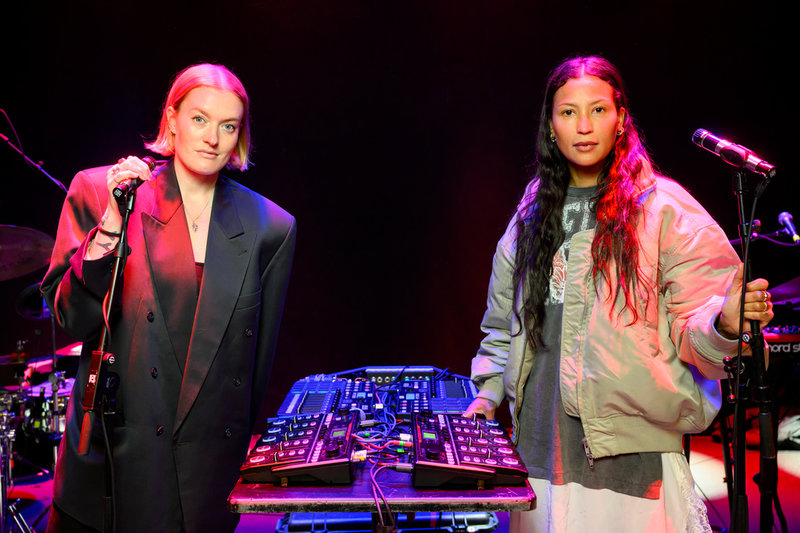 Det ”klubbiga” och ”dansiga” som är Icona Pop finns fortfarande kvar, men Aino Jawo säger att det är första gången som popduon "på riktigt släpper in folk".