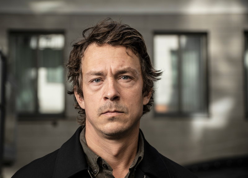 Oscar Töringe har fått sitt stora genombrott som skådespelare i 'Tunna blå linjen' och är aktuell i flera stora roller under hösten.