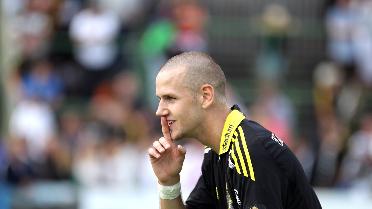 Alexander Milosevic håller helst inte tyst när hans AIK spelar fotboll