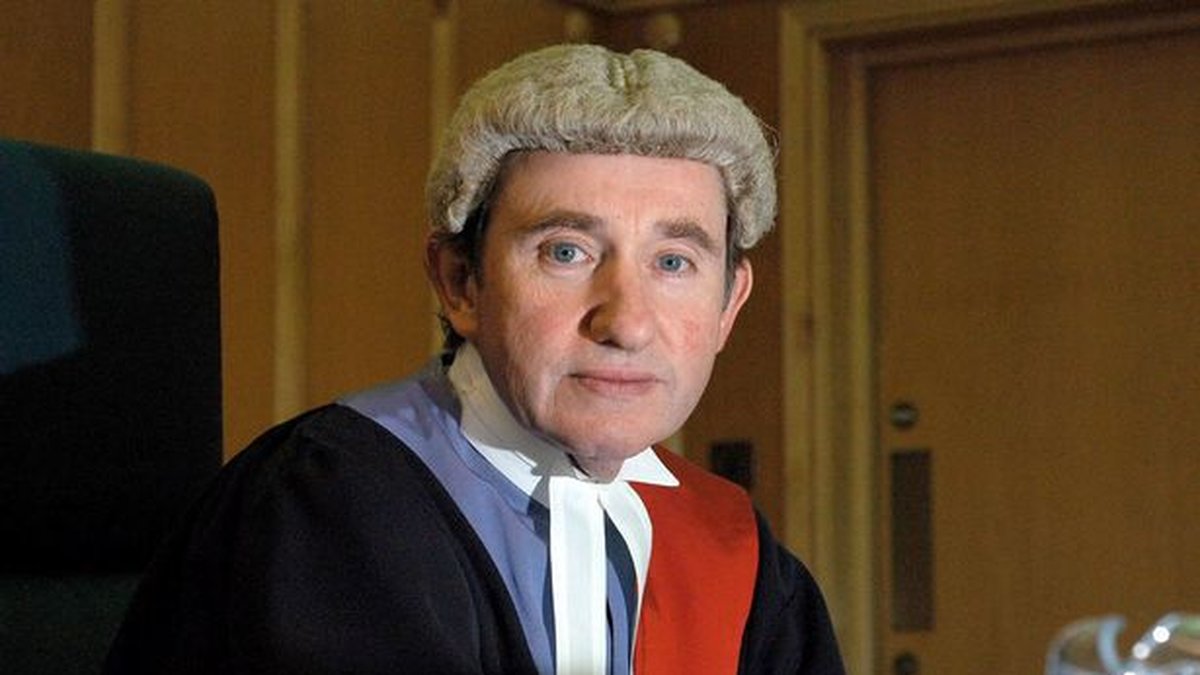 "Jag tror att du skulle lida väldigt mycket i fängelse", menade domare Peter Bowers.