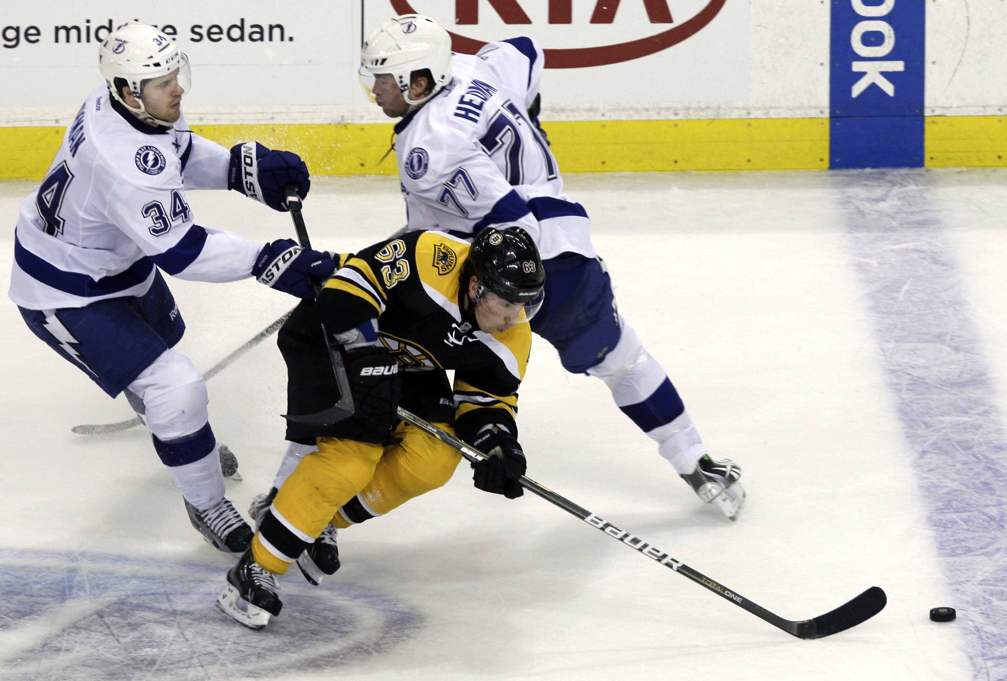 Tampa Bay Lightning förlorade på hemmaplan mot Boston Bruins med 2-5. Tampa Bays Victor Hedman (77) lyckades göra en assist Tampa Bay Lightning förlorade på hemmaplan mot Boston Bruins med 2-5. Tampa Bays Victor Hedman (77) lyckades göra en assist