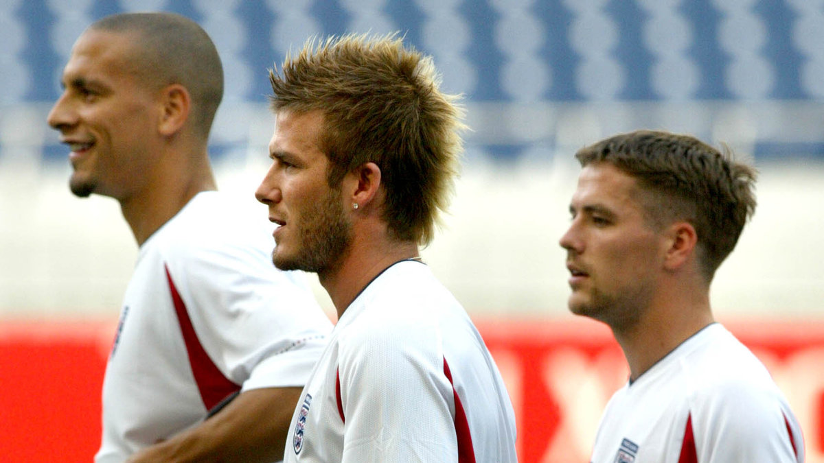 Även solen har fläckar. David Beckham har ändrat frisyr ofta, och den här tuppkamsliknande grejen är väl inte hans bästa val någonsin.
