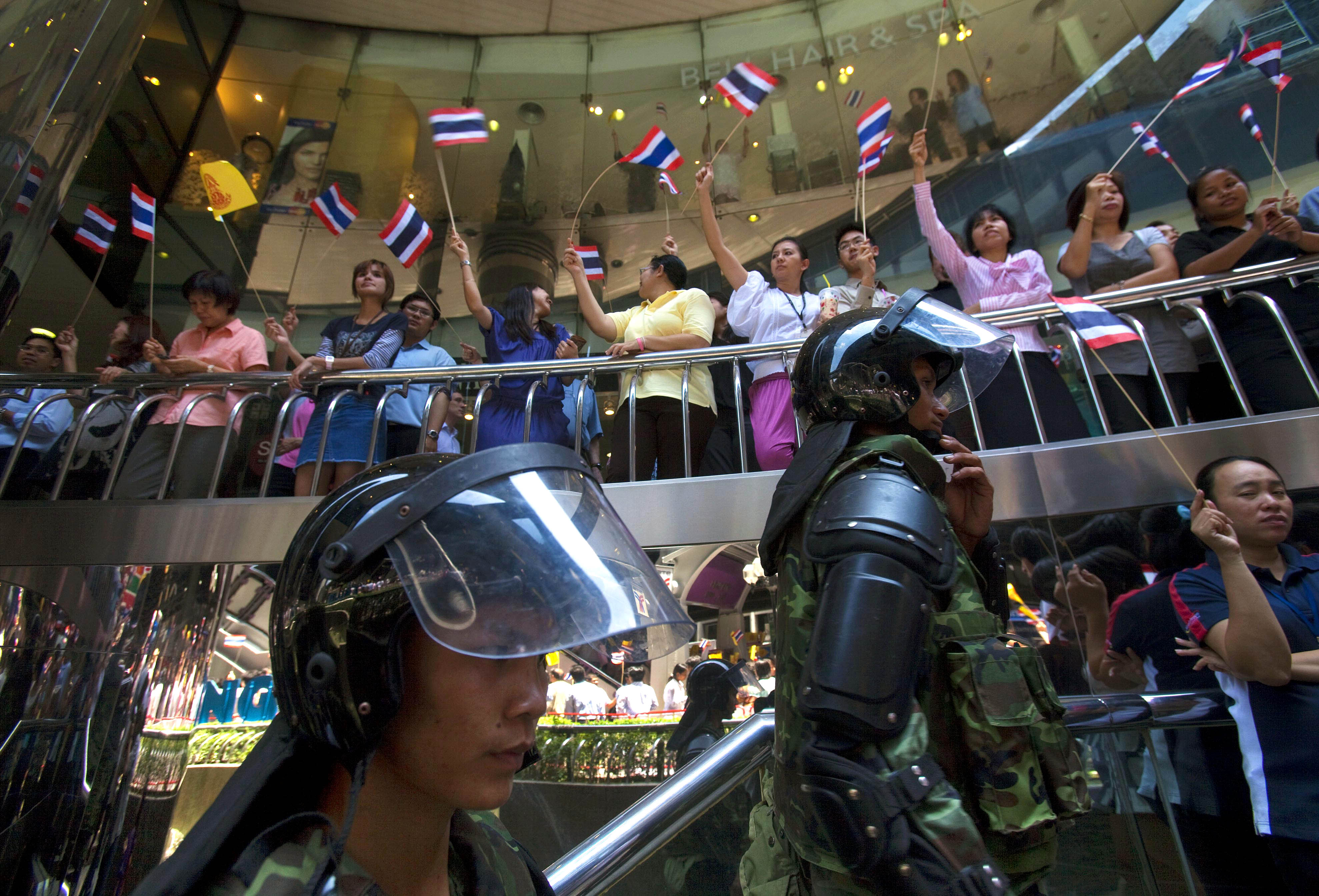 Demonstration, Shinawatra, Thaksin Shinawatra, Rödskjortor, Bangkok, Thailand, Protester, Gulskjortor