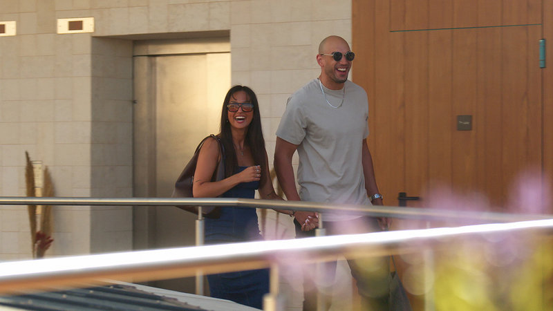 Angelica Karlsson och Aron Walker har verkat oerhört kära i varandra i "Love is blind".